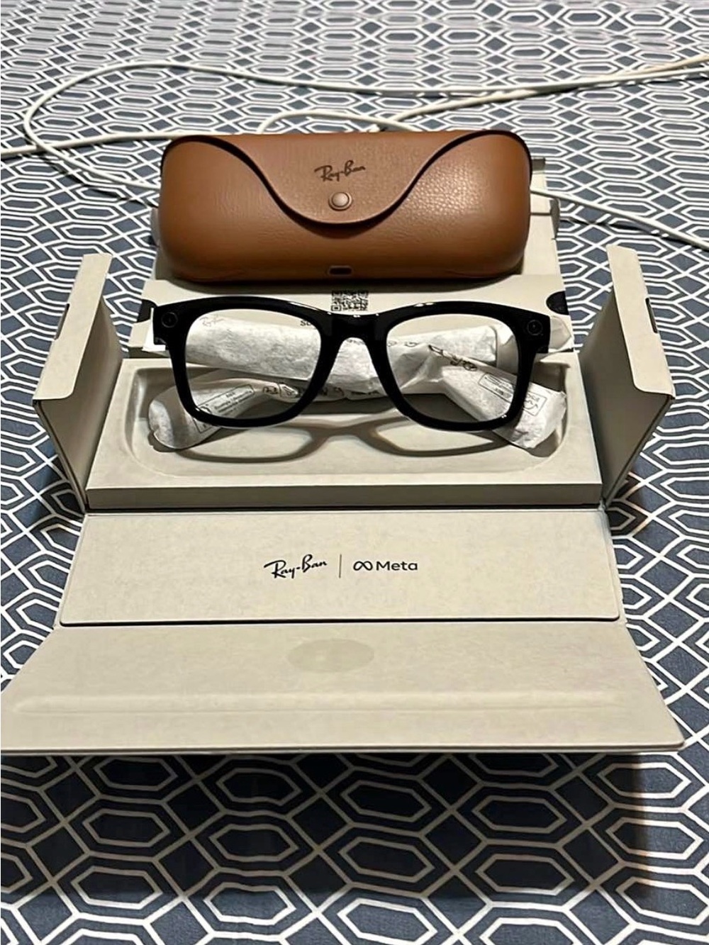 Ray-Ban Black Smart Glasses with Brown Case